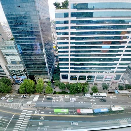 Отель Hongdae Cleanhouse Сеул Экстерьер фото