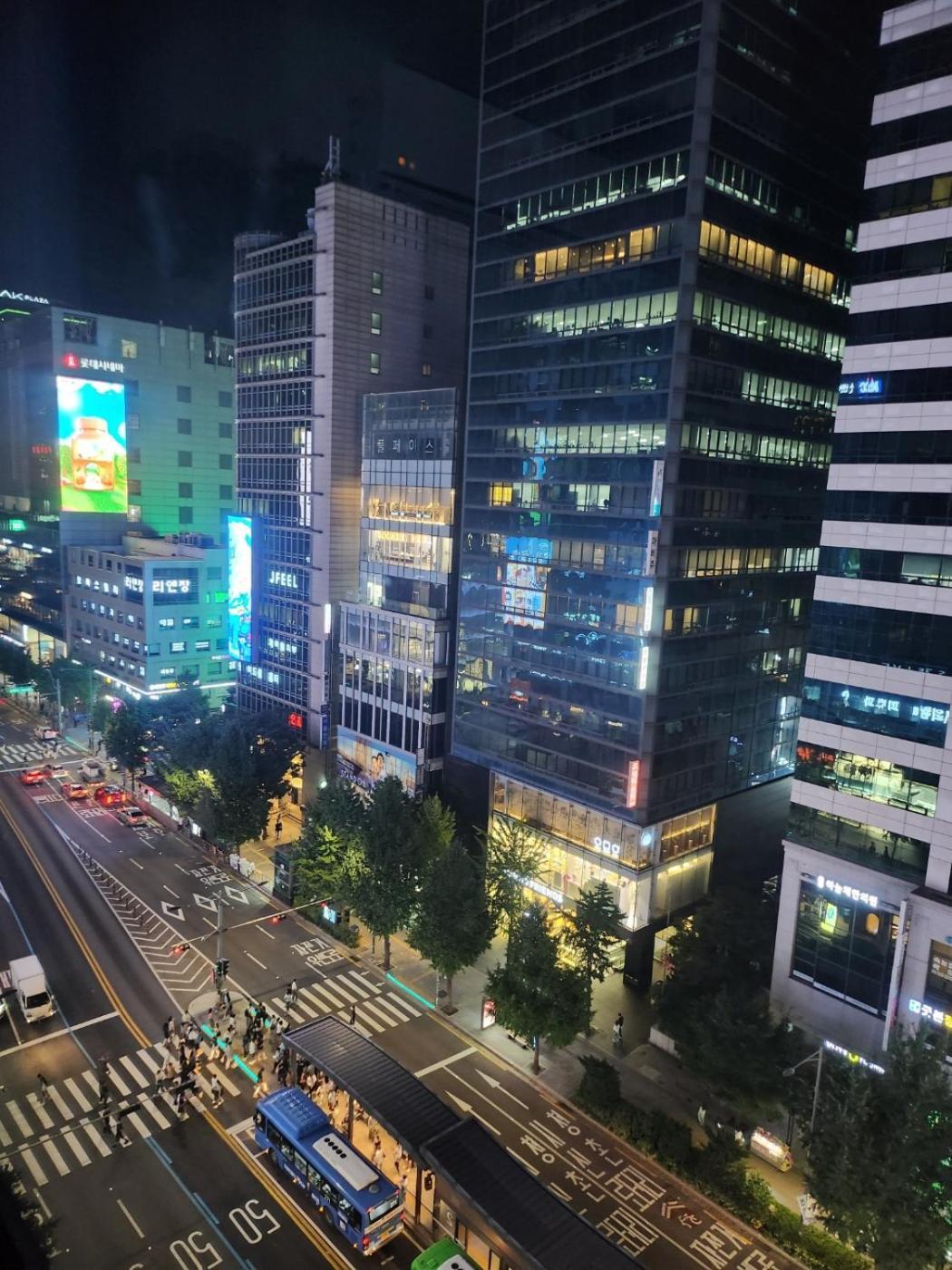 Отель Hongdae Cleanhouse Сеул Экстерьер фото