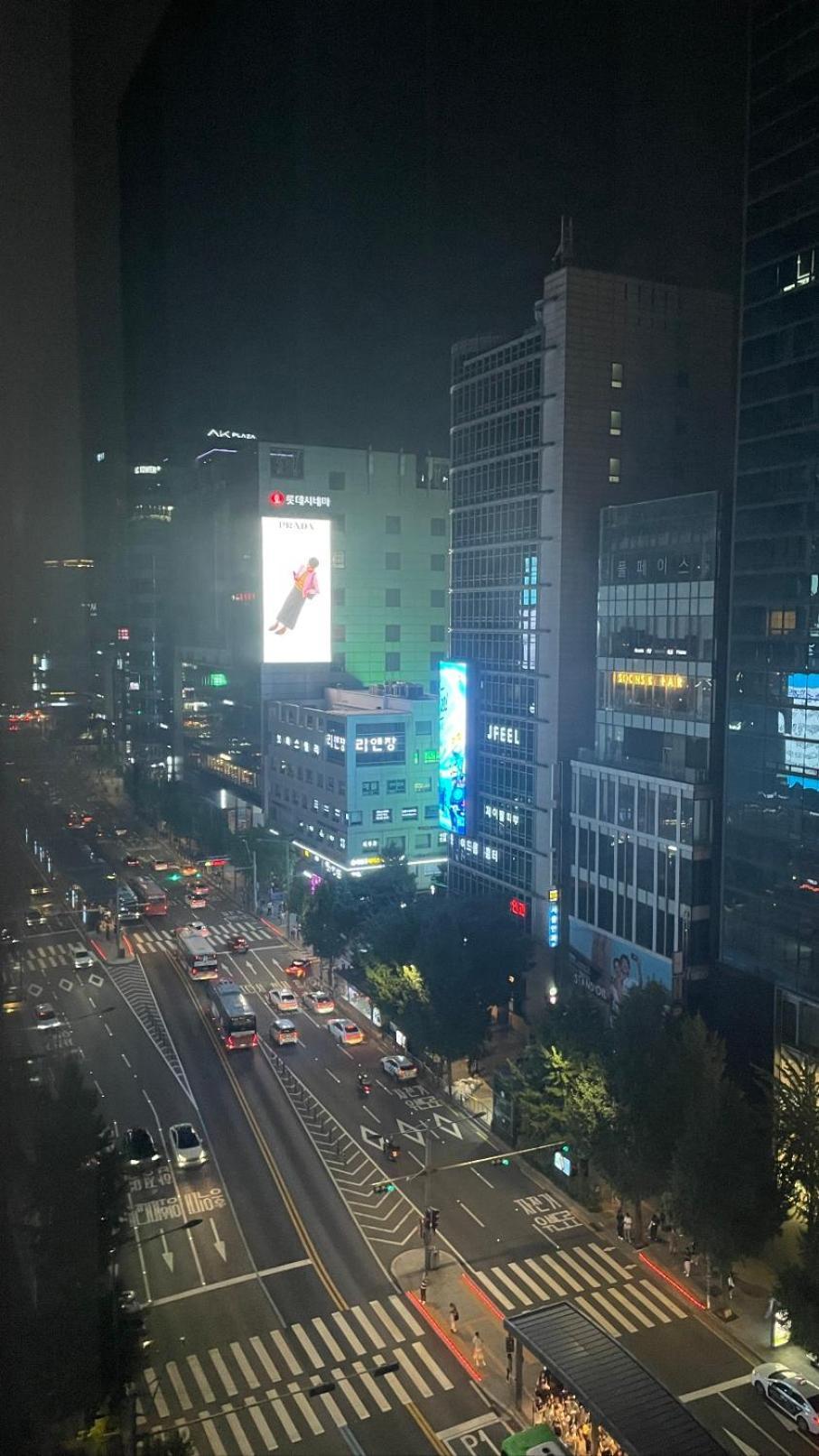 Отель Hongdae Cleanhouse Сеул Экстерьер фото