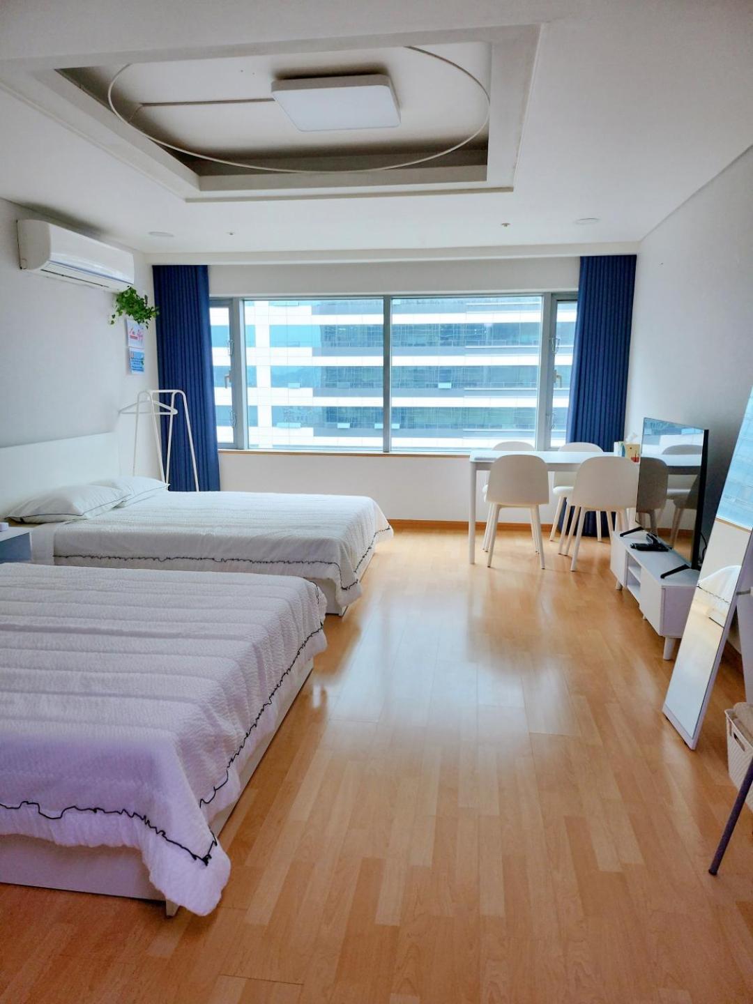 Отель Hongdae Cleanhouse Сеул Экстерьер фото
