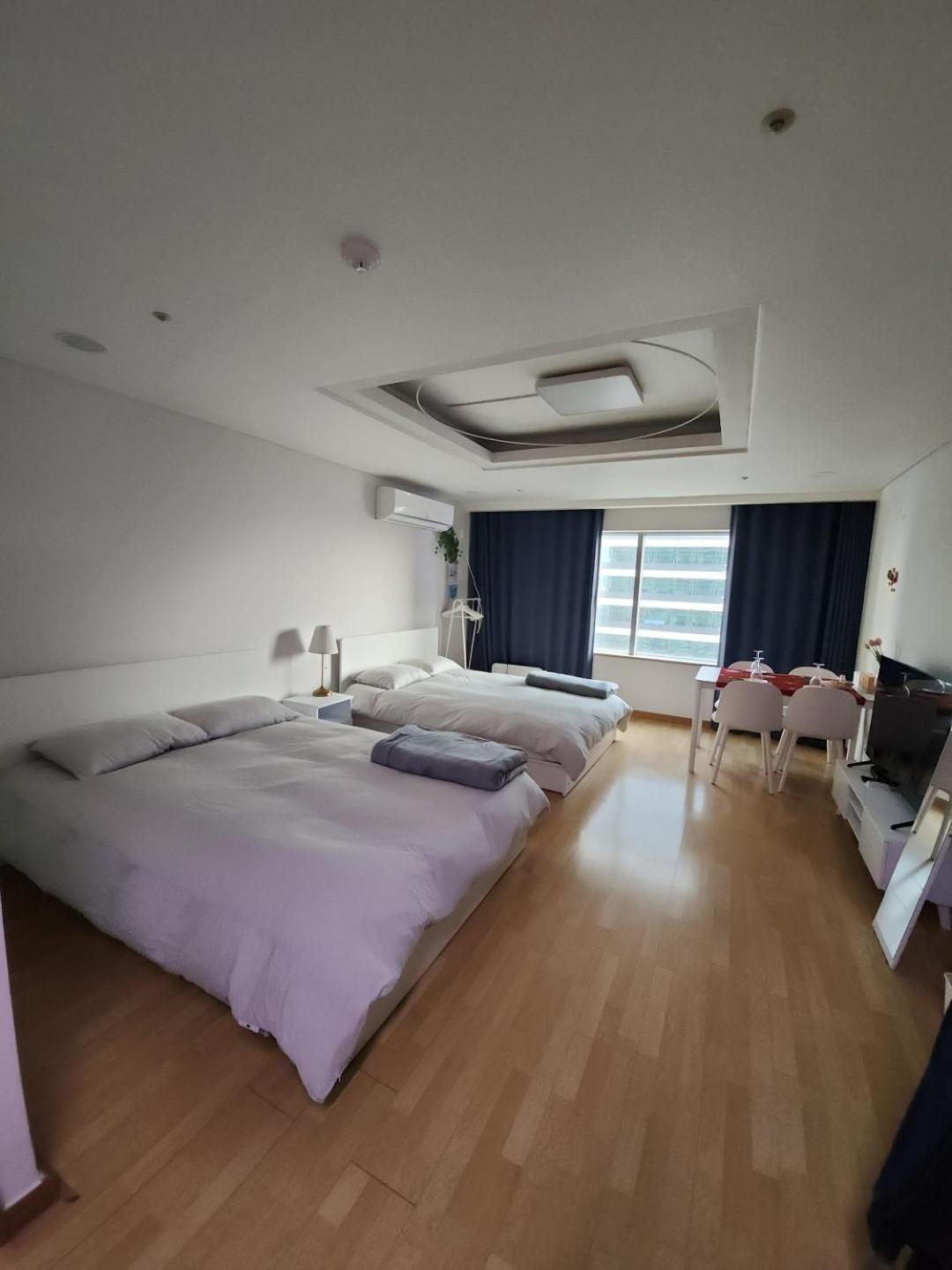Отель Hongdae Cleanhouse Сеул Экстерьер фото